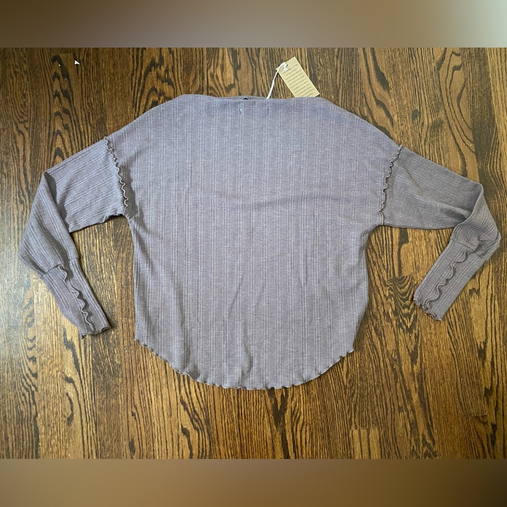 NWT Project Social T Size Medium Ribbed Long
Sleeve Top Light Purple‎